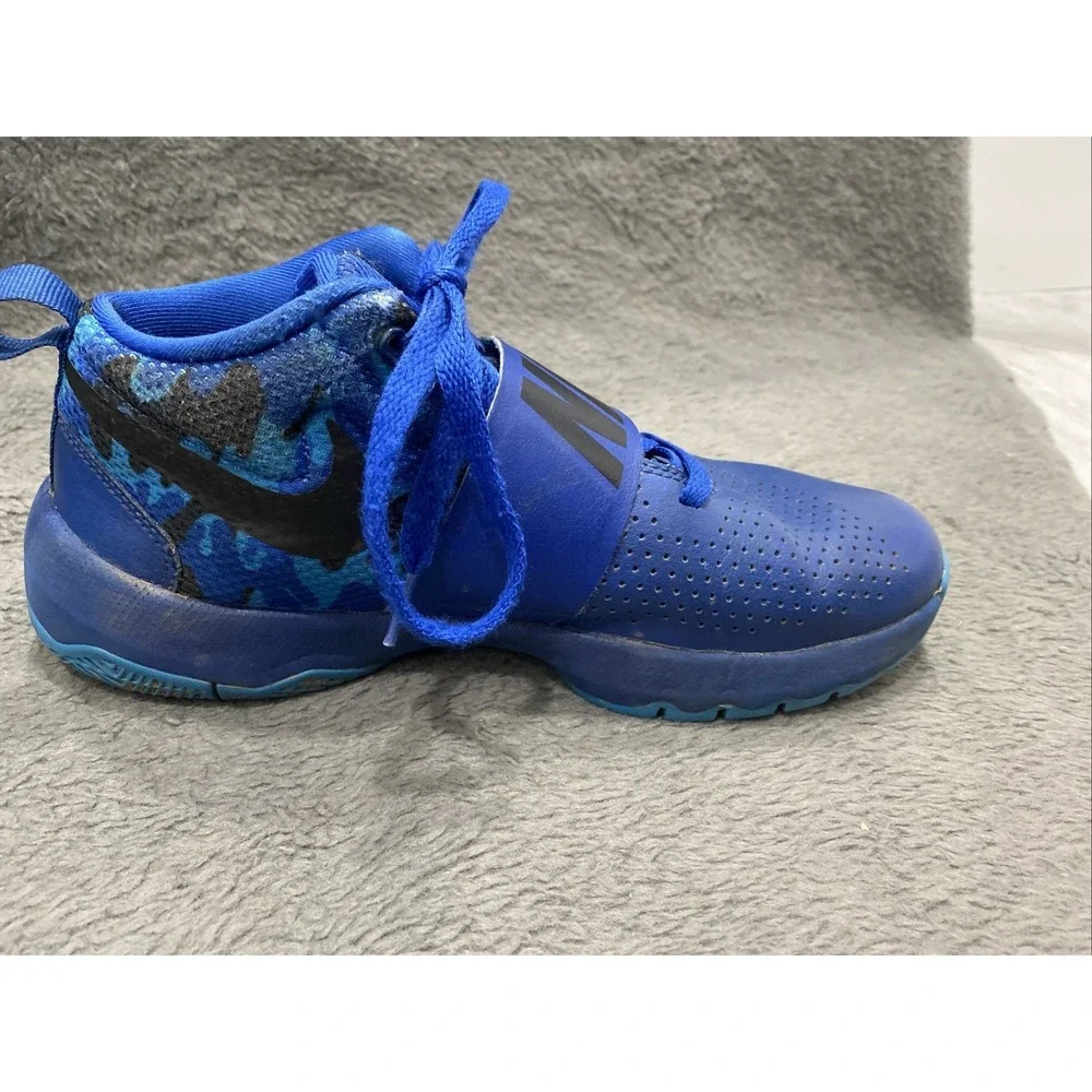 Nike Team Hustle D 8 Royal Blue Black Basketball Shoes Youth Size 6.5